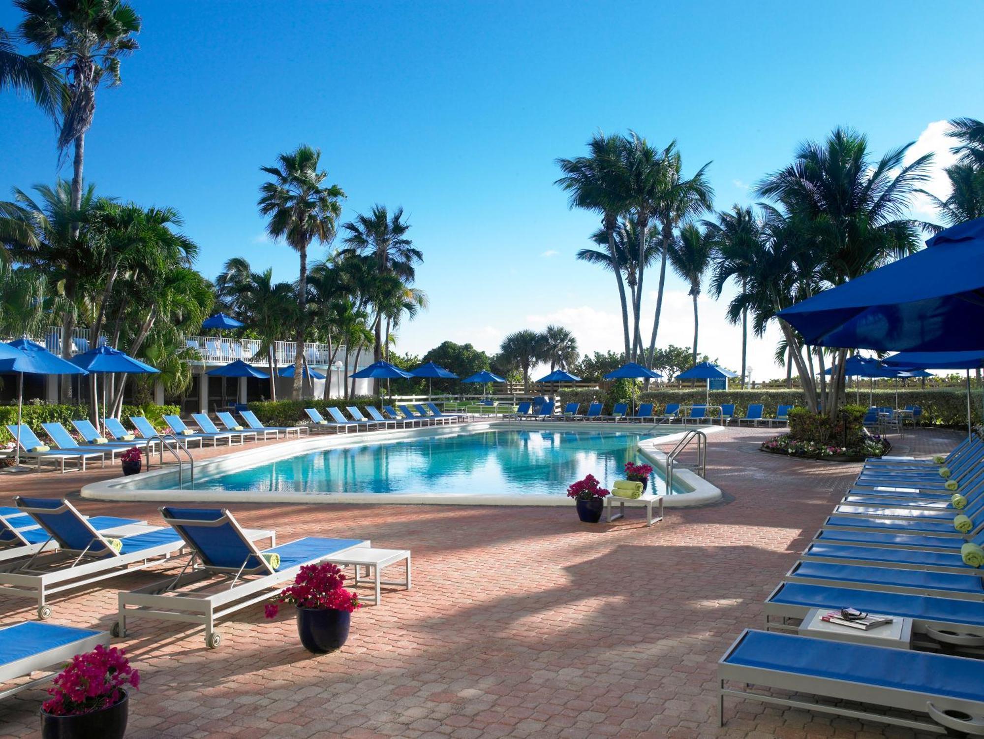 Radisson Resort Miami Beach | Beachfront from $167